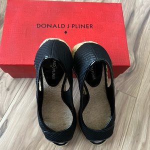 Donald Pliner Metallic Weave